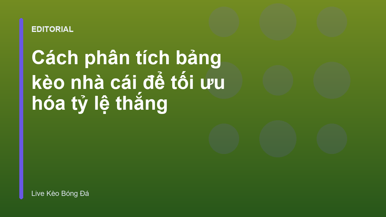Người chơi đang phân tích bảng kèo bóng đá trên máy tính